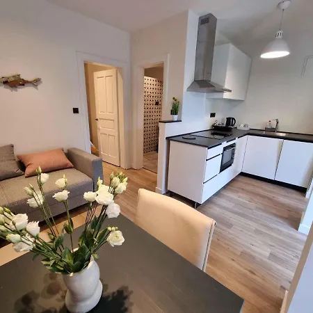 In 5483 Apartment