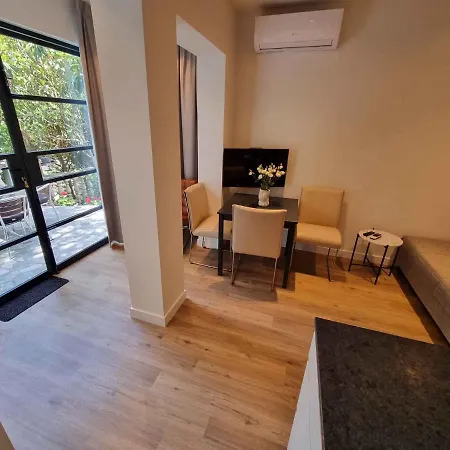 Apartment In 5483